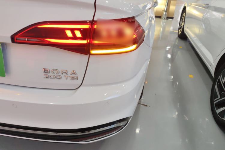 Used Volkswagen Bora 2024 200TSI DSG EnjoyDrive PRO Edition Right Rear Taillight