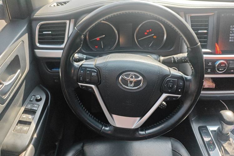 Used Toyota Highlander 2018 2.0T Four-Wheel Drive Luxury Edition 7 Seats China V Emission Standard
