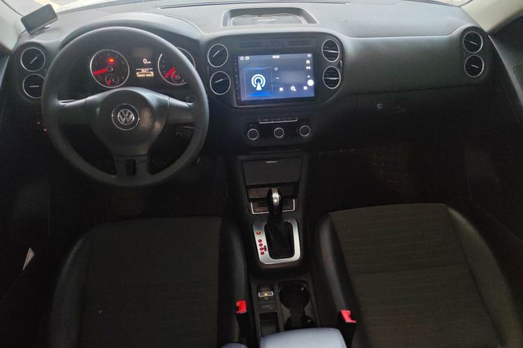 Used Volkswagen Tiguan 2015 1.8TSI Automatic Two-Wheel Drive Trend Edition Center Console