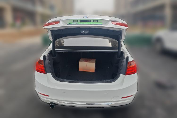 Used BMW 3 Series 2013 Facelifted 320Li Luxury Design Package
