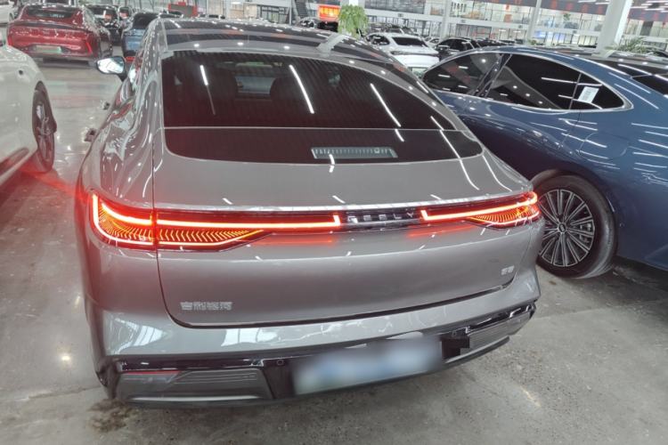 Used Geely Galaxy E8 2024 665 km Range Rear-Drive Starship Long-Range Version