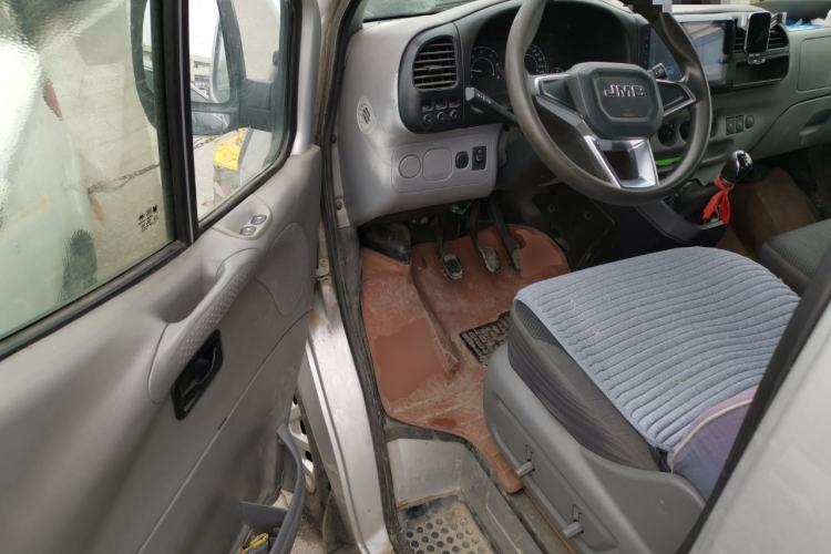 Used JMC Transit 2017 2.8T Commercial Version Short Wheelbase Mid-Roof 6/7/8-Seater JX493