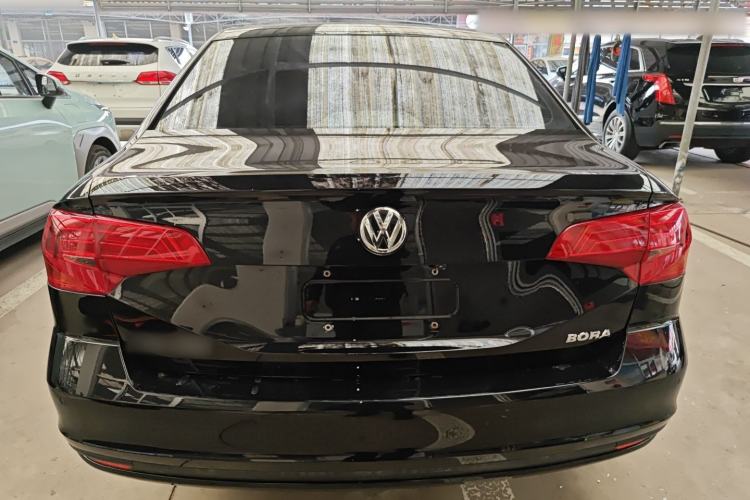 Used Volkswagen Bora 2017 1.6L Manual Fashion Model