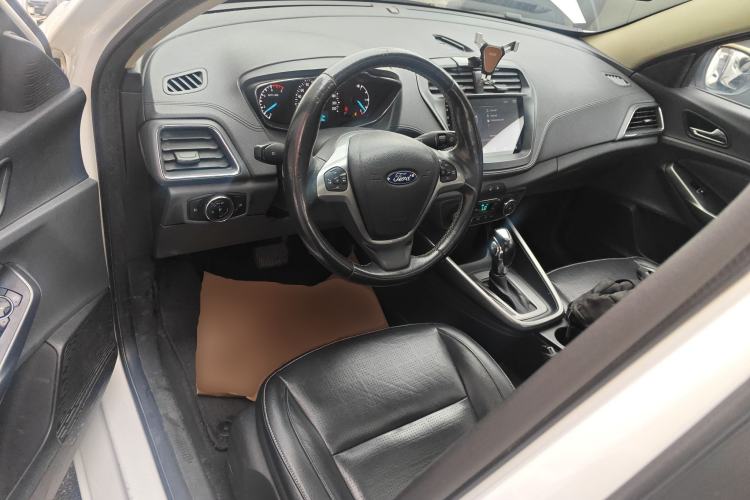 Used Ford Escort 2015 1.5L Automatic Fashion Model