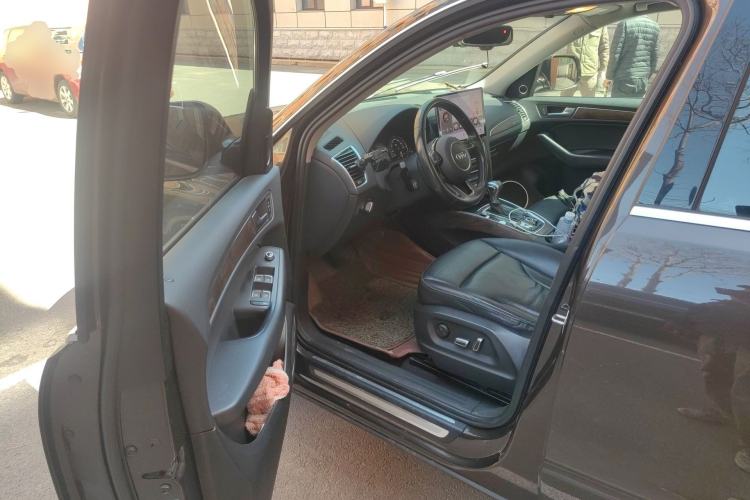 Used Audi Q5 2015 40 TFSI Comfort Model Driver Seat