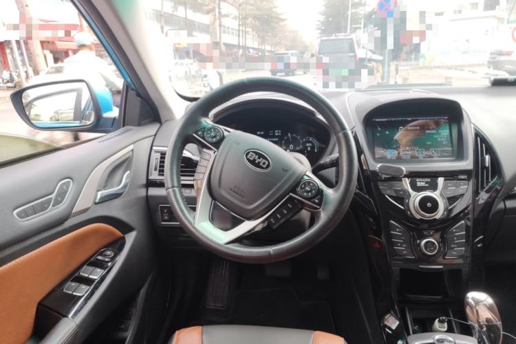 Used BYD Qin New Energy 2015 1.5T Dual-Crown Flagship Plus Edition Steering Wheel