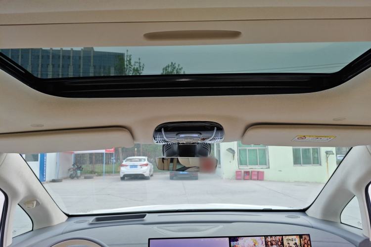 Used VOYAH Dream 2025 PHEV Four-Wheel-Drive Flagship Kunpeng Edition Headliner