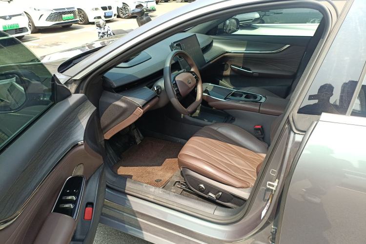 Used CHANGAN NEVO A07 2025 All-Electric "True Fragrance" Edition 710-Mile Long-Range Version Driver Seat