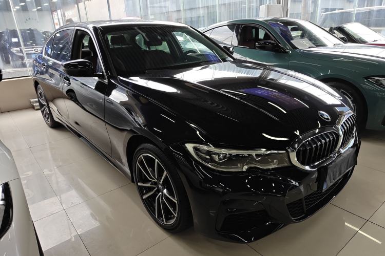 Used BMW 3 Series 2022 325Li M Sport Package Front Right 45 Deg