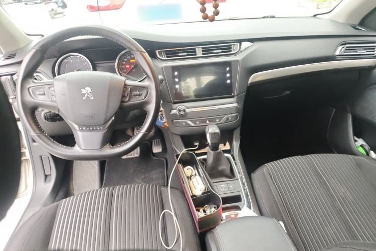 Used Peugeot 408 2016 1.6T Automatic Luxury Edition Center Console