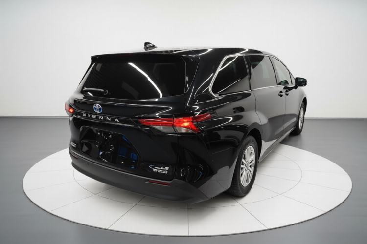 Used Toyota Sienna 2023 2.5L Hybrid Comfort Edition
