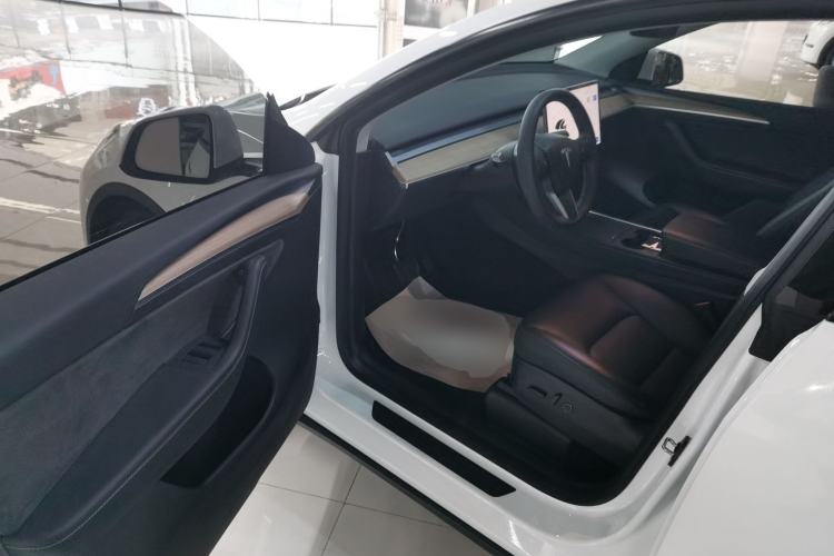 Used Tesla Model Y 2021 Standard Range Rear-Wheel Drive Version
