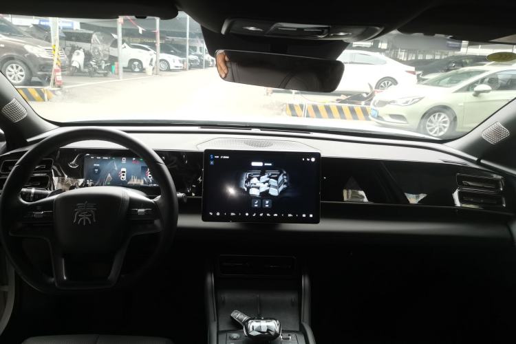 Used BYD Qin L 2025 DM-i Smart Drive 120KM Superior Model
