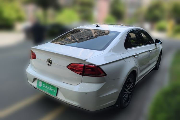 Used Volkswagen Lamando 2017 280TSI DSG Luxury Edition
