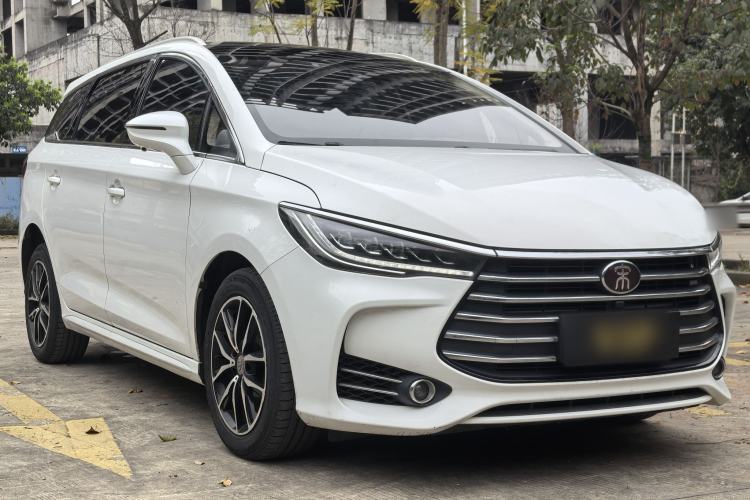 Used BYD Song MAX 2018 1.5T Automatic Smart Connect Elite Model with 6 Seats