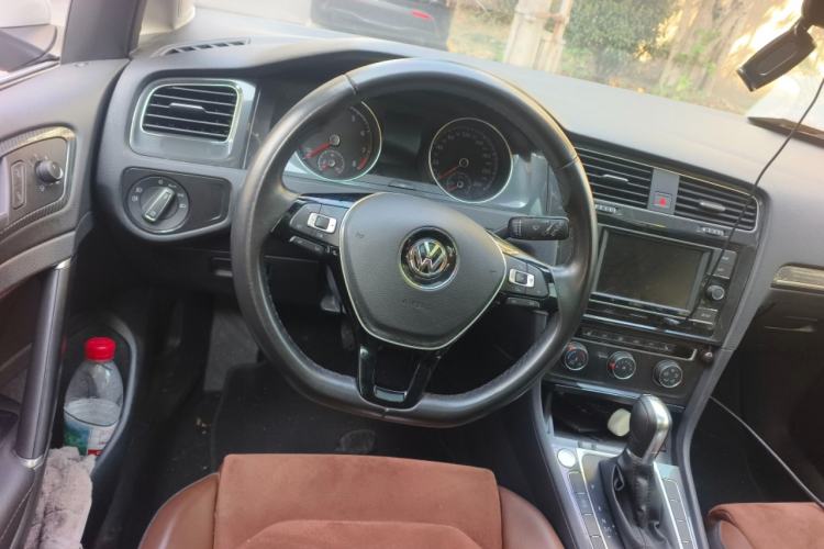 Used Volkswagen Golf 2018 230TSI Automatic Luxury Version