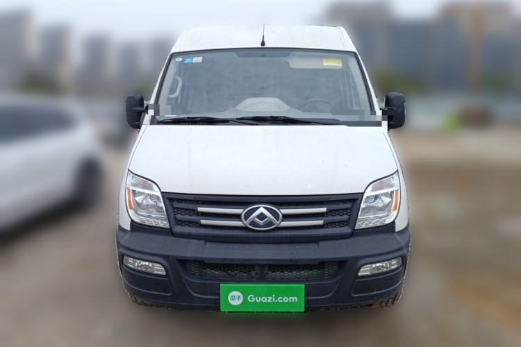 Used SAIC MAXUS Xintu V80 2020 2.5T Manual Classic City Delivery King Short Wheelbase Mid-Roof Design 2/3 Seats
