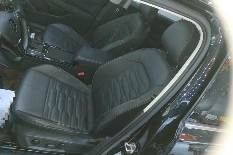 Used Volkswagen Passat 2020 Facelift 330TSI Elite Edition China VI Standard