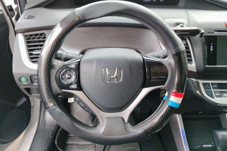 Used Honda Jade 2013 1.8L automatic Comfort version 5 seats