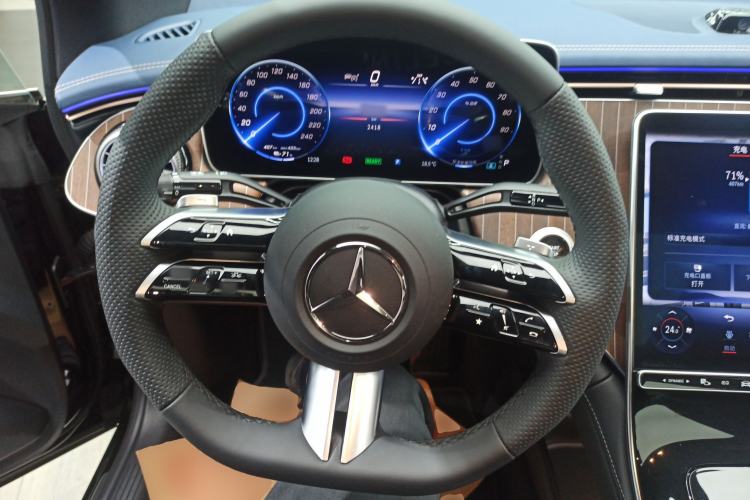 Used Mercedes-Benz EQE 2025 500 4MATIC Pioneer Edition