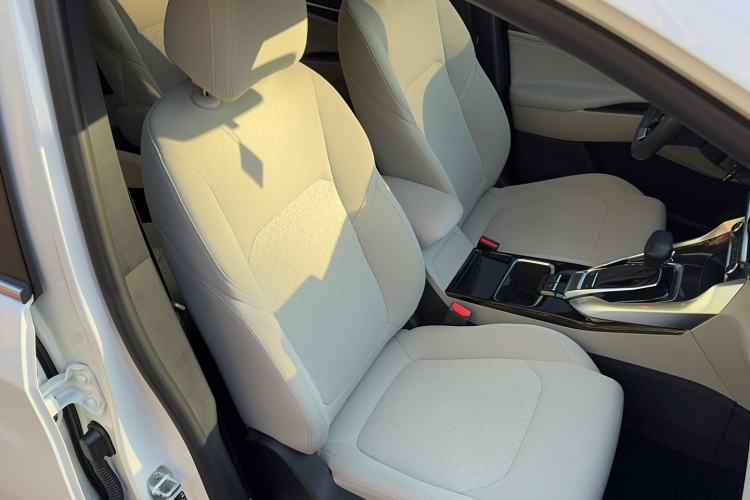 Used SAIC MAXUS Dajia 5 2022 430 km Elite Version 7-Seater