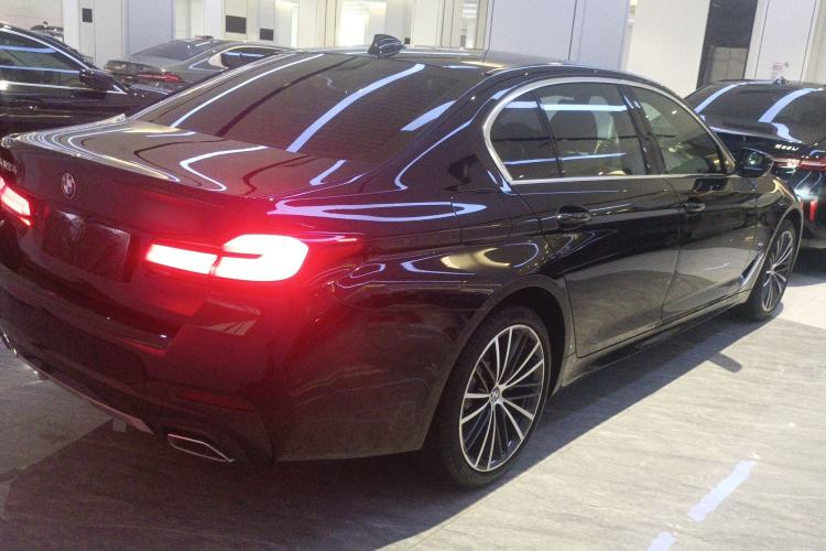 Used BMW 5 Series 2023 530Li Leading Model M Sport Package Rear Right 45 Deg