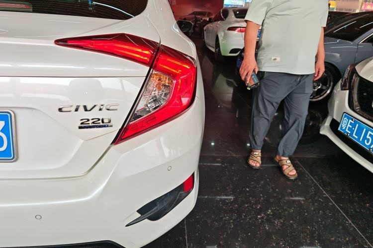 Used Honda Civic 2016 220TURBO CVT Luxury Edition