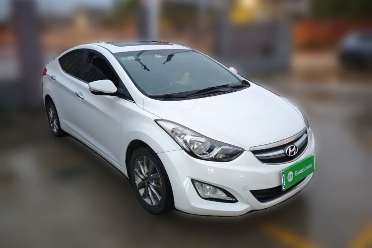 Used Hyundai Elantra (5th Generation / Langdong) 2015 1.6L Manual Leading Model Front Right 45 Deg