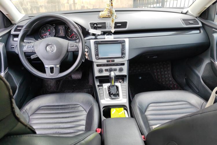 Used Volkswagen Magotan 2012 Revised 1.8TSI Luxury Version Center Console