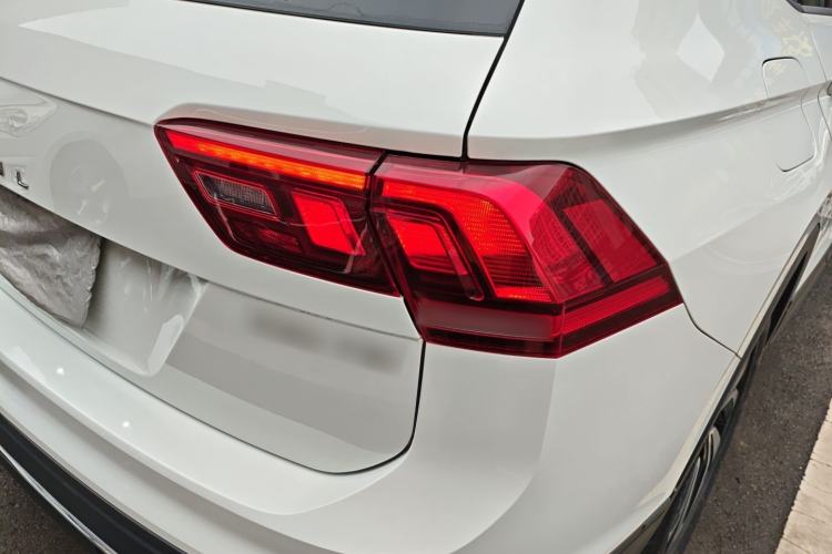 Used Volkswagen Tiguan L 2023 330TSI Automatic Two-Wheel Drive Comfort Edition Right Rear Taillight
