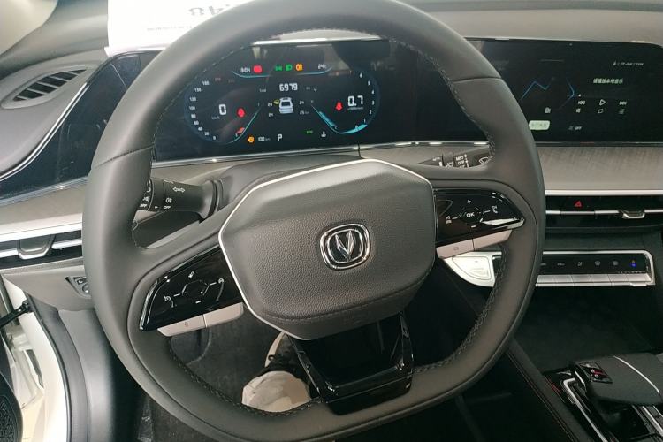 Used Changan Eado 2025 PLUS 1.4T Dual-Clutch High-Energy Version