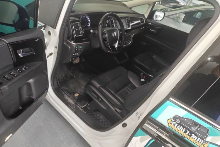 Used Honda Elysion 2019 2.0L Hybrid Luxury Edition Driver Seat