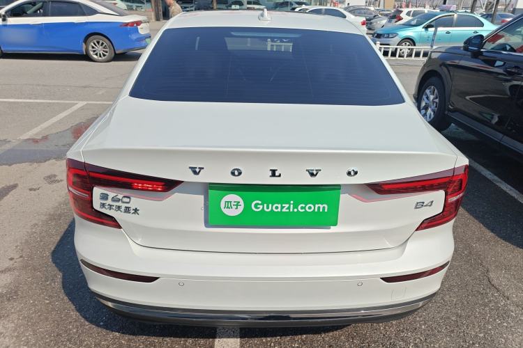 Used Volvo S60 2023 B4 Zhiyuan Luxury Edition
