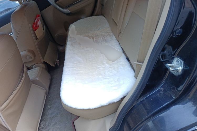 Used Haval H6 2011 Green Silence 2.0T Manual Two-Wheel Drive Urban Model
