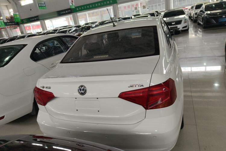 Used Volkswagen Jetta 2017 1.4L Manual Fashion Edition
