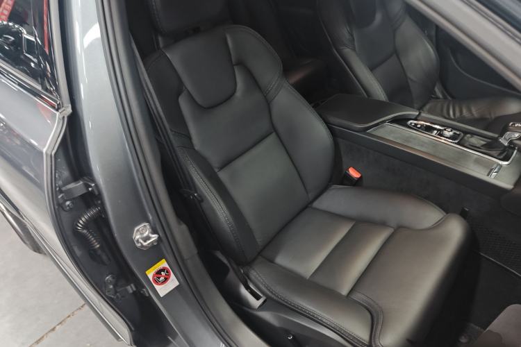 Used Volvo V90 2017 Cross Country T5 AWD Smart Range Edition