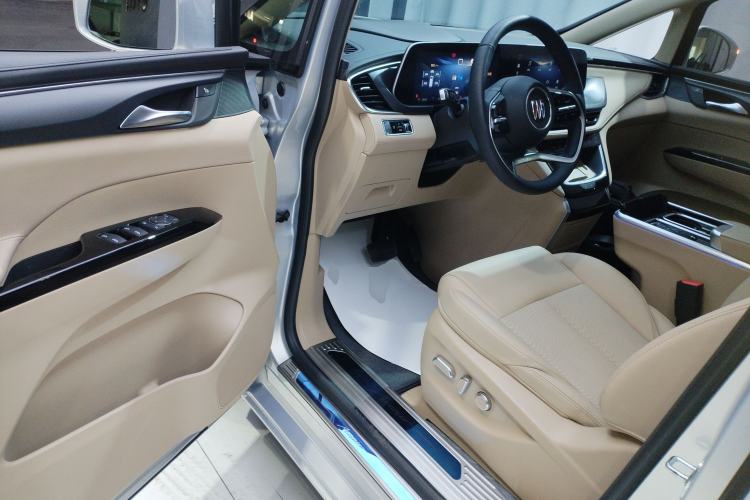 Used Buick GL8 New Energy 2025 Lu Shang Luxury Edition 7-Seater
