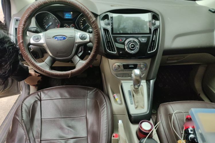 Used Ford Focus 2012 Sedan 1.6L Automatic Fashion Edition
