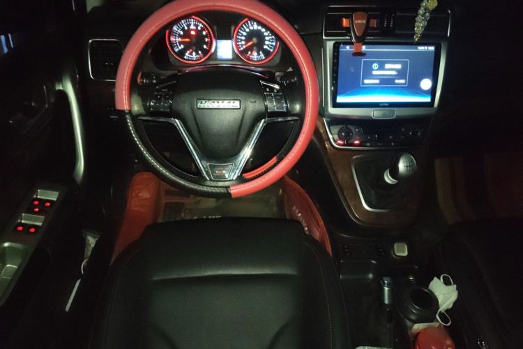 Used Haval H6 2015 Revised Version Sport Edition 1.5T Manual Transmission Two-Wheel Drive Elite Grade Steering Wheel