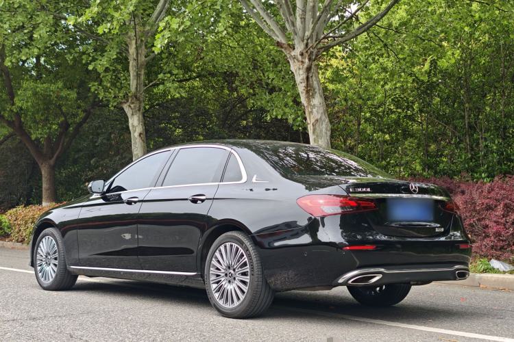 Used Mercedes-Benz E-Class 2023 E 300 L Luxury Model Exterior 10