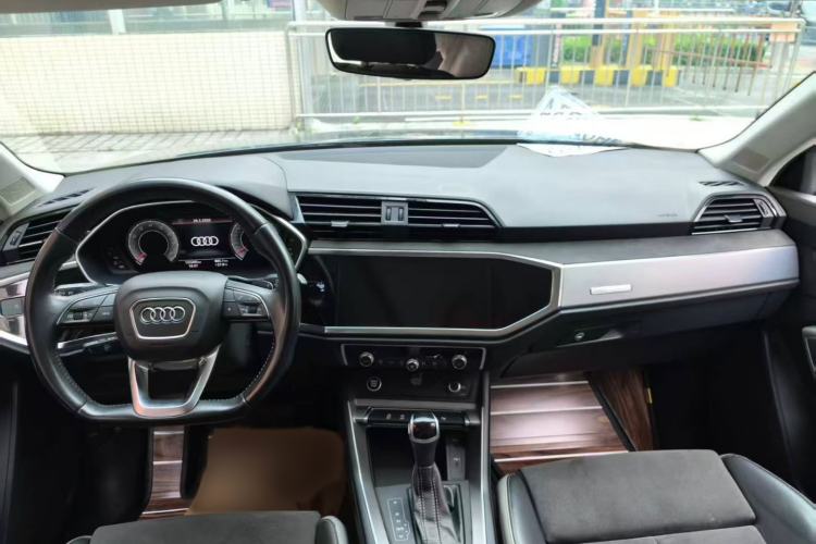 Used Audi Q3 2022 35 TFSI Fashion Dynamic Model Interior 1