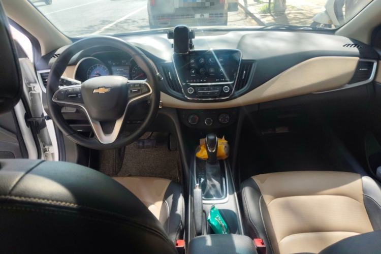 Used Chevrolet Monza 2021 320 Automatic Enjoyment Sunroof Edition Center Console