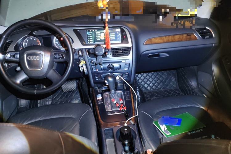 Used Audi A4L 2012 2.0 TFSI automatic Comfort trim level