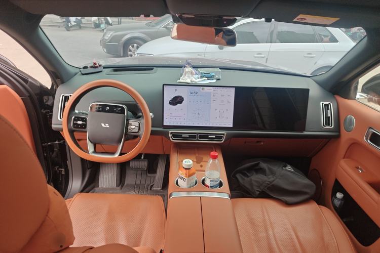 Used Li Auto L8 2024 Pro Model
