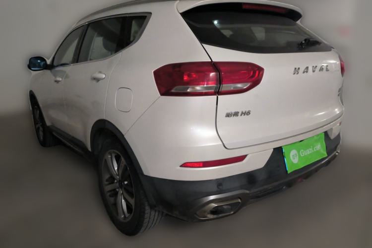 Used Haval H6 2017 Red Label 2.0T Automatic Two-Wheel Drive ZhiShang Model