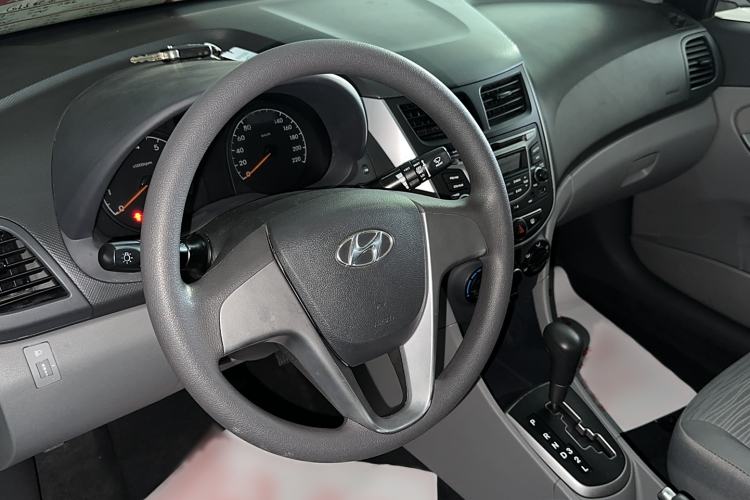 Used Hyundai Verna (older generation) 2014 1.4L Automatic Smart GLS
