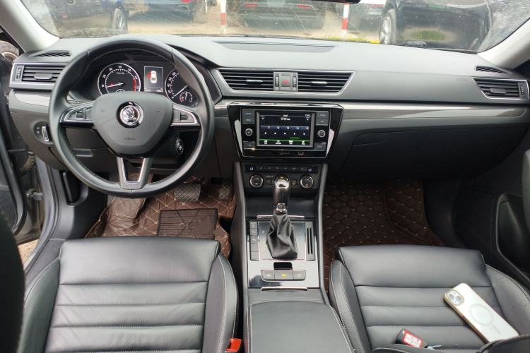 Used Skoda Superb 2016 TSI330 DSG Smart Drive Edition Center Console