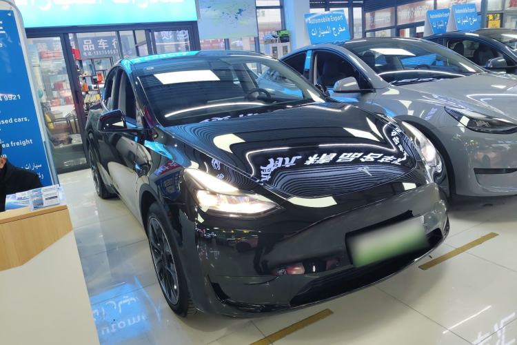 Used Tesla Model Y 2022 Rear-Wheel-Drive Version Front Right 45 Deg