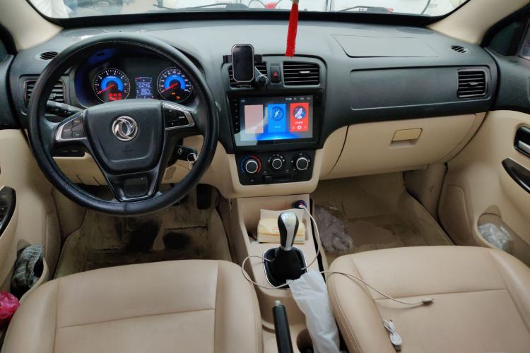 Used Dongfeng Fengon 370 2016 1.5L Manual Standard Edition SFG15-05 7 Seats
