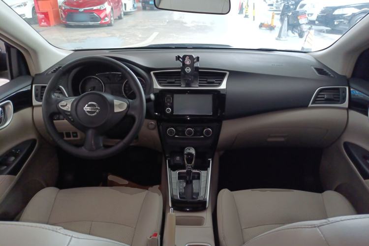 Used Nissan Sylphy 2018 1.6XV CVT Deluxe Edition Center Console